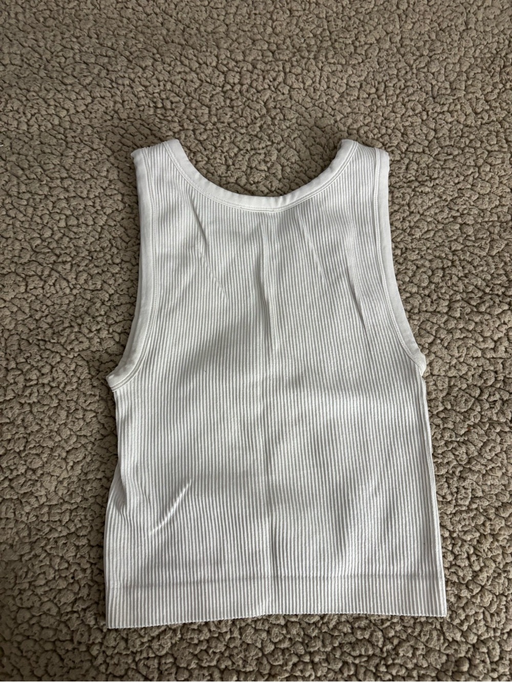 Aritzia tank top - Picture 2 of 3
